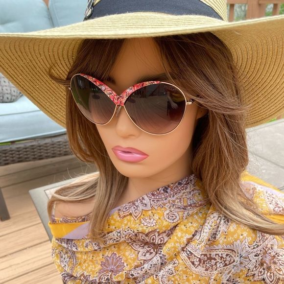 Emilio Pucci Butterfly Sunglasses - Picture 3 of 13